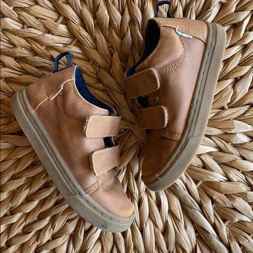 Toms